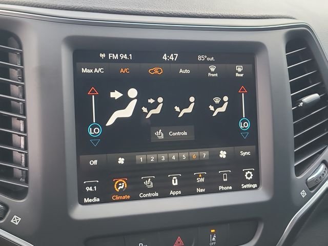 Used 2023 Blue Jeep Altitude image 23