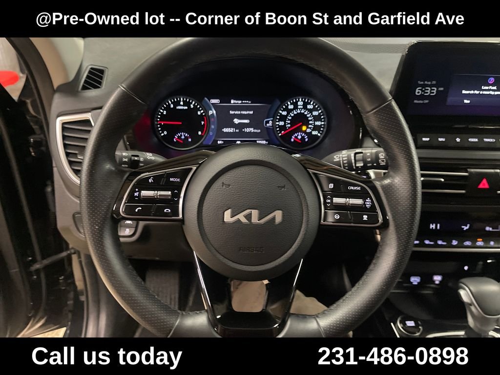 Used 2023 Black Kia SX image 19