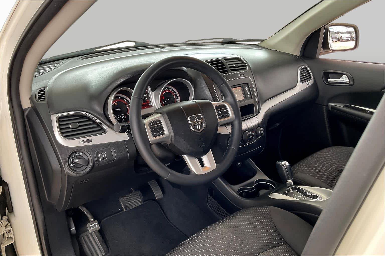 Used 2018 Vice White Dodge SE image 17