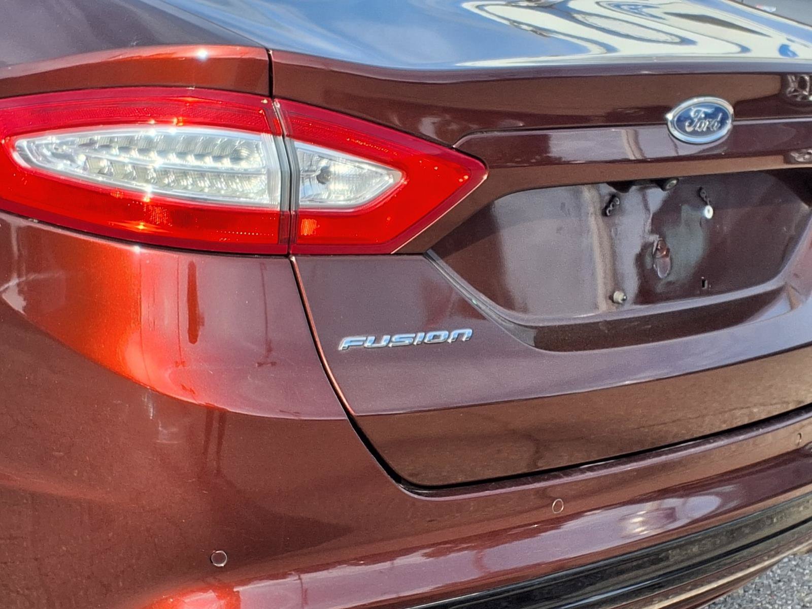 Used 2015 Bronze Fire Metallic Tinted Clearcoat Ford SE image 25