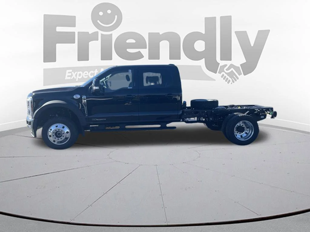 New 2027 Agate Black Metallic Ford F-450® LARIAT® image 8