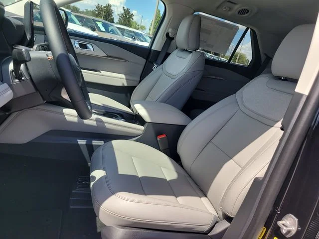 New 2026 Black Metallic Ford Active image 21