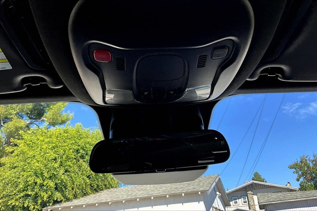 Used 2022 Teal Jeep Altitude image 14