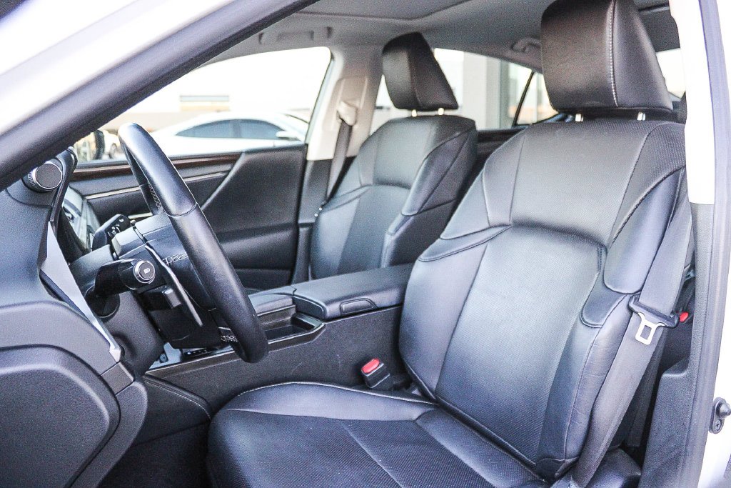 2019 Lexus ES 350 - Photo 17