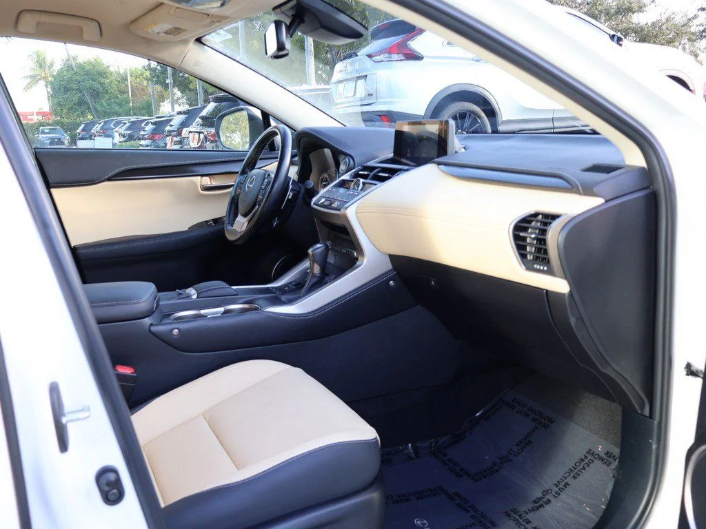 2021 Lexus NX 300 - Photo 27
