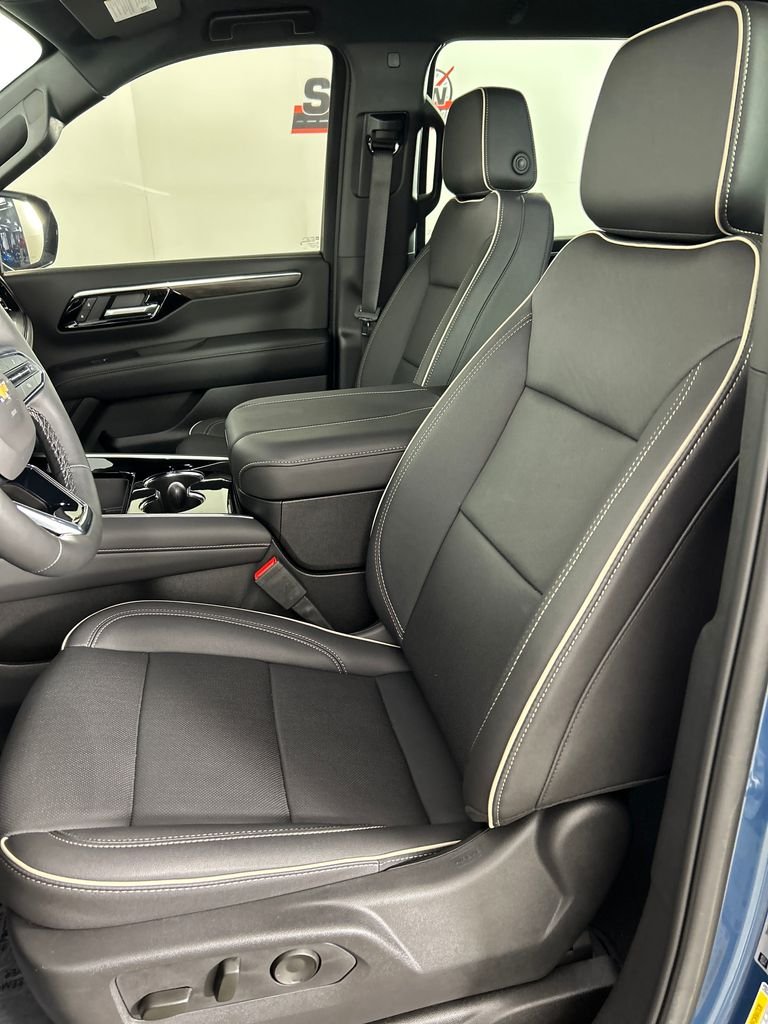 Used 2025 Blue Chevrolet Premier image 12