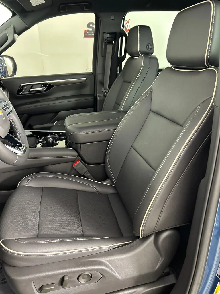 Used 2025 Blue Chevrolet Premier image 12