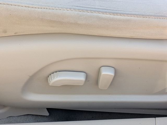 Used 2014 White Nissan 2.5 SV image 13