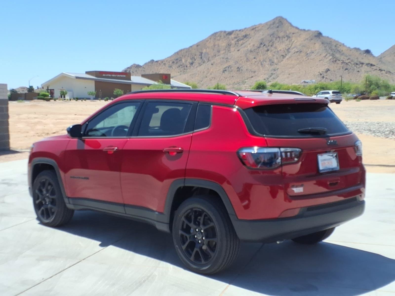 New 2026 Red Hot Pearlcoat Jeep Latitude Altitude image 4