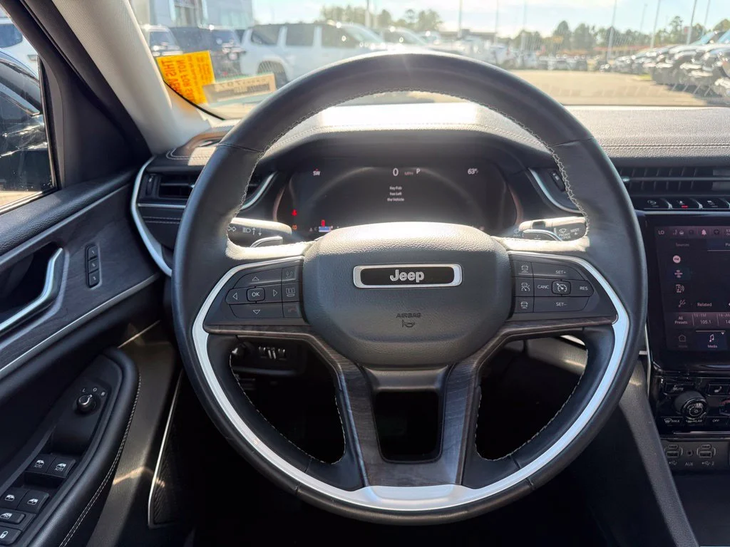 Used 2022 Gray Jeep Limited image 8