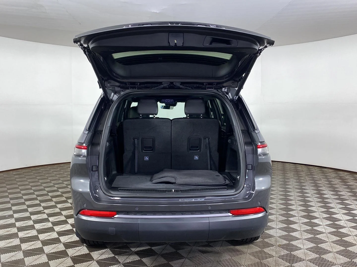 Used 2026 Baltic Gray Metallic Clearcoat Jeep Limited image 29