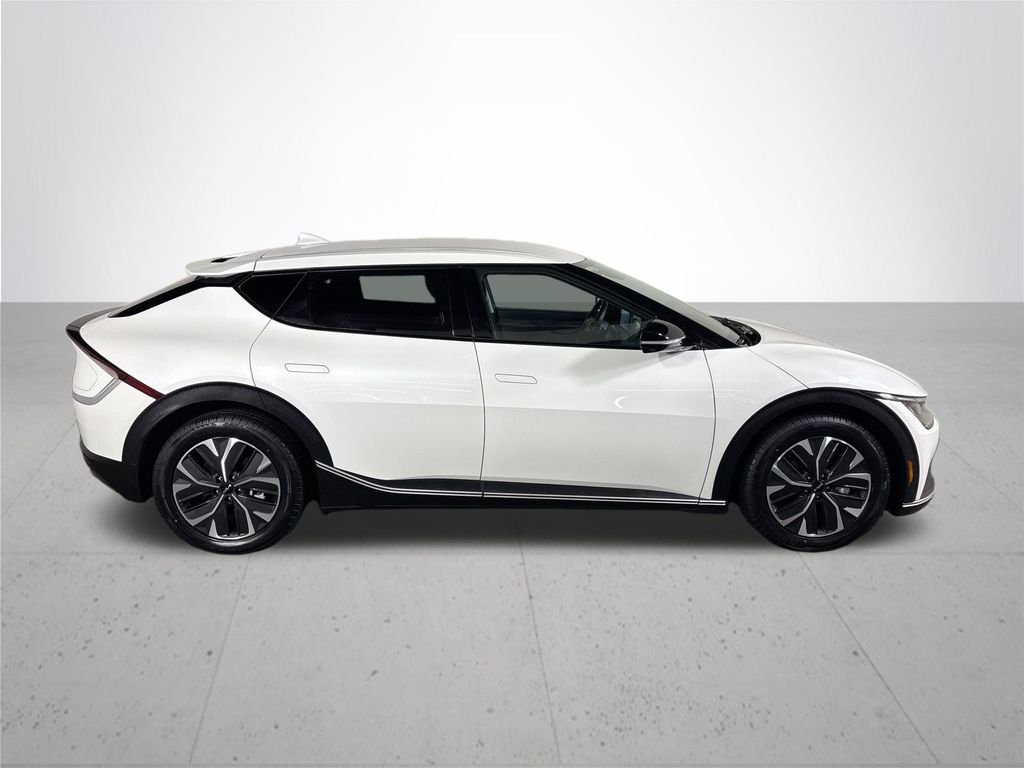 Used 2024 White Kia Light image 5