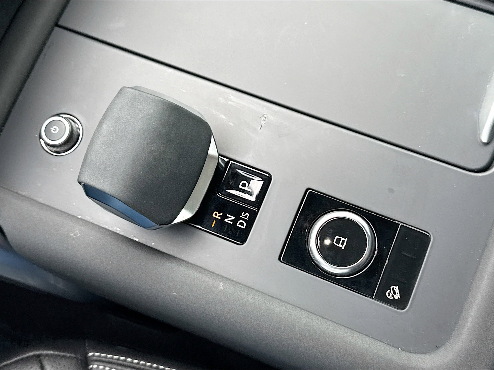 Certified Used 2025 Silver Land Rover Dynamic SE image 30