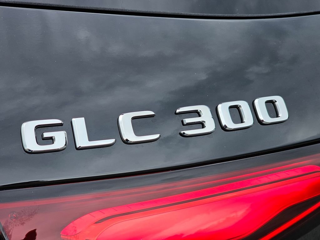 New 2026 Black Mercedes-Benz GLC 300 image 12