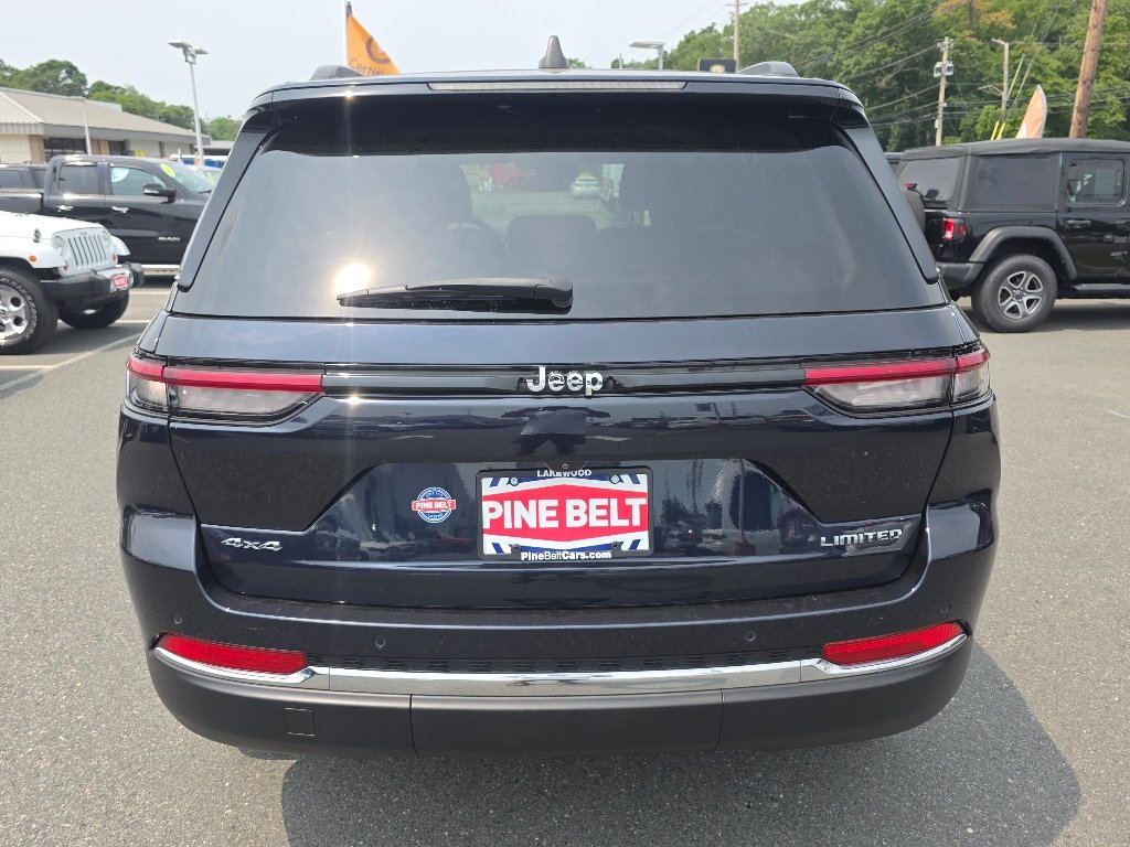 Certified Used 2023 Diamond Black Crystal Pearl Coat Jeep Limited image 8