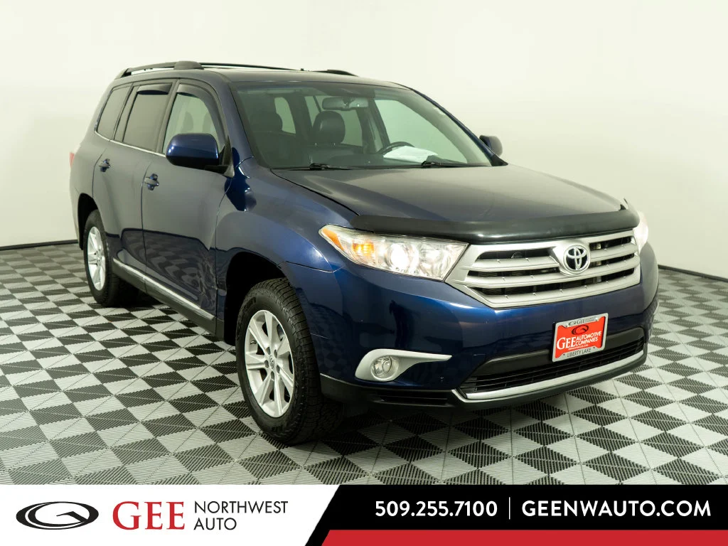 Used 2013 Blue Toyota SE image 1