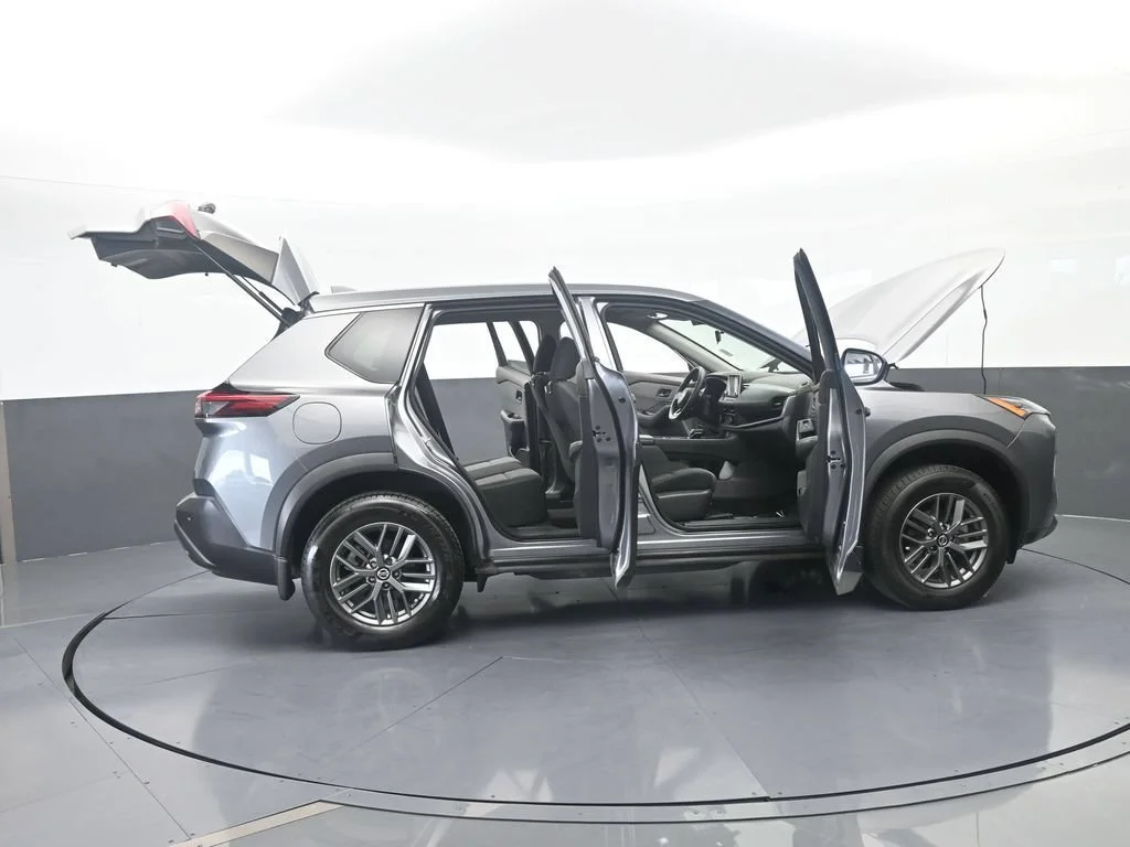 Used 2021 Gray Nissan S image 65