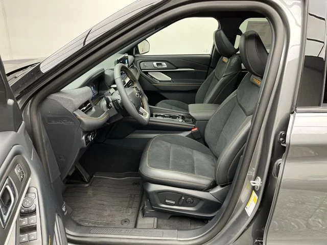 Used 2026 Carbonized Gray Metallic Ford Tremor image 3