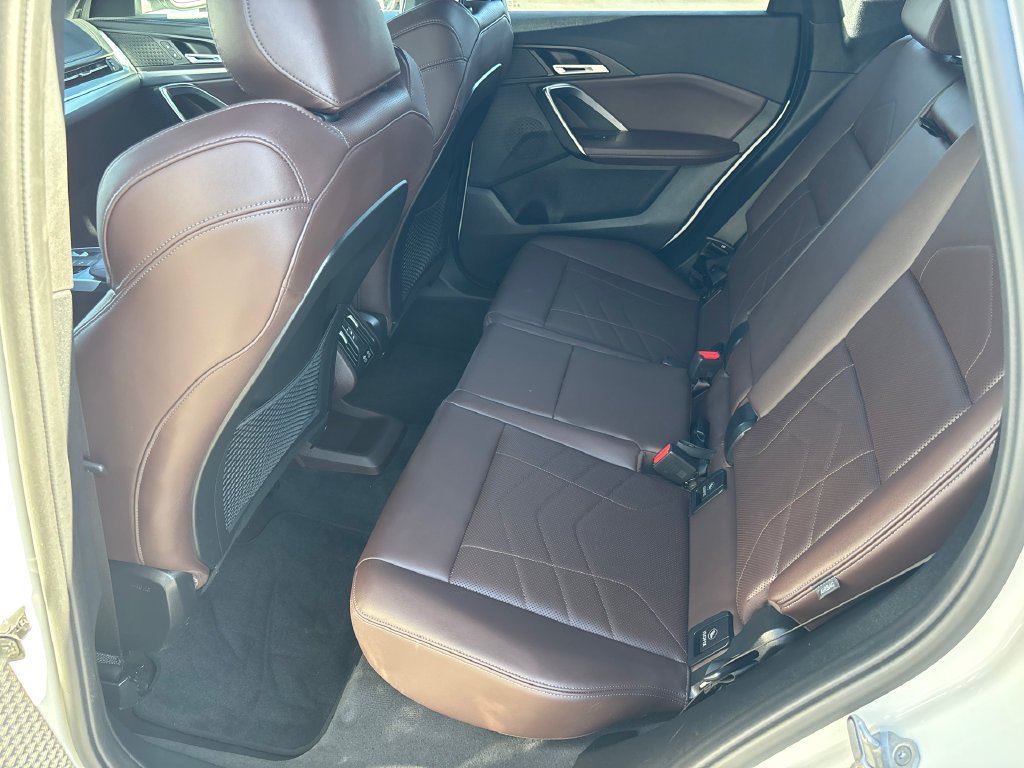 Used 2023 Alpine White BMW xDrive28i image 19