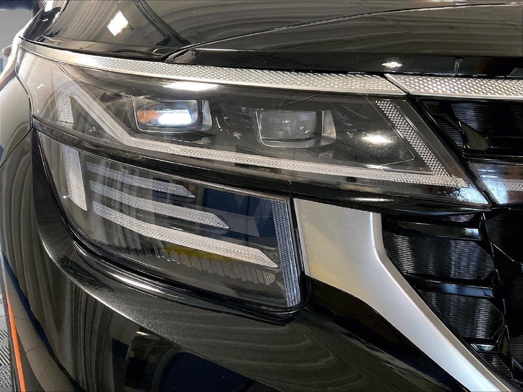 Used 2024 Fusion Black Kia SX image 33
