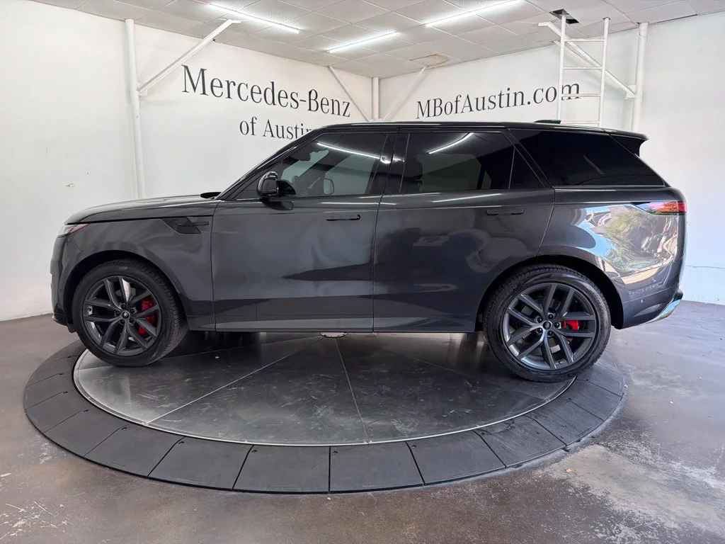 New 2024 Gray Land Rover Dynamic SE image 4