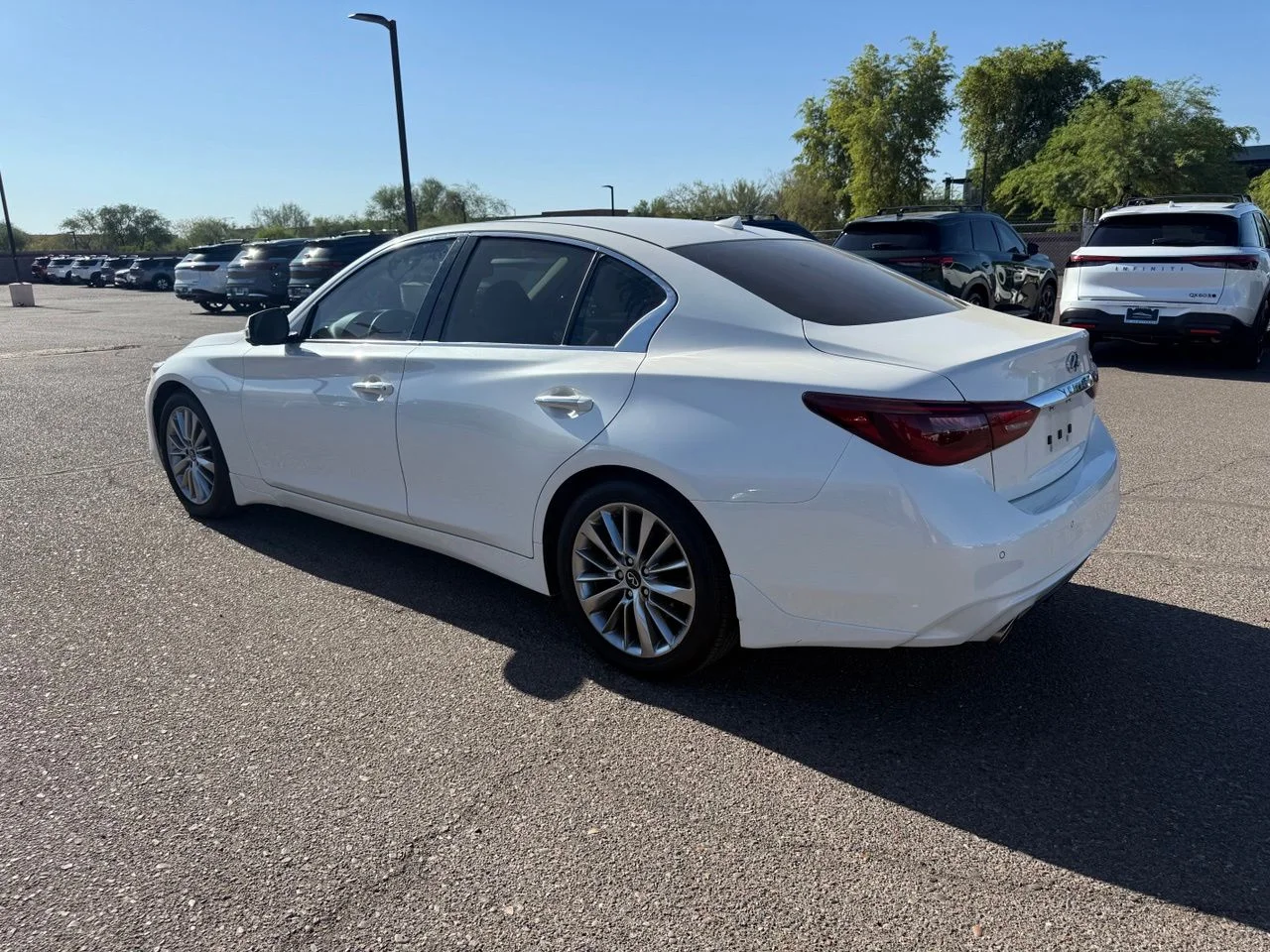 Used 2024 Majestic White INFINITI Luxe image 7