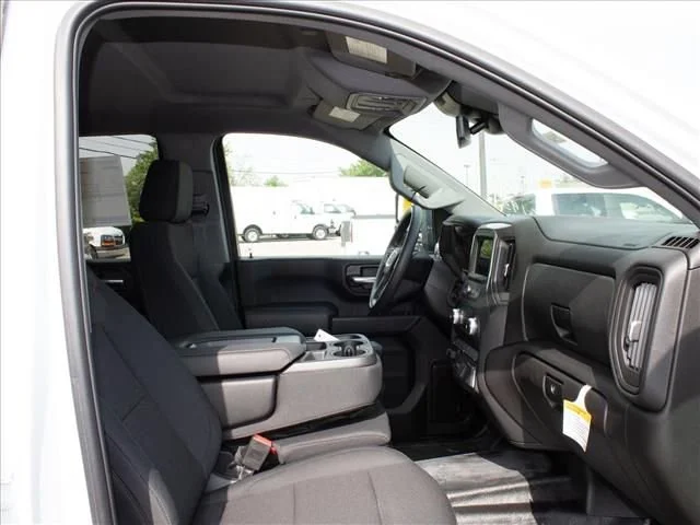 2025 GMC Sierra 3500 Chassis Cab Pro - Photo 25