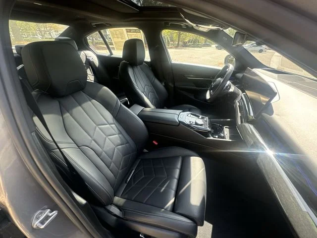 Used 2024 Gray BMW 530i image 27
