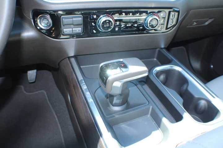 2026 GMC Sierra 1500 SLT - Photo 10