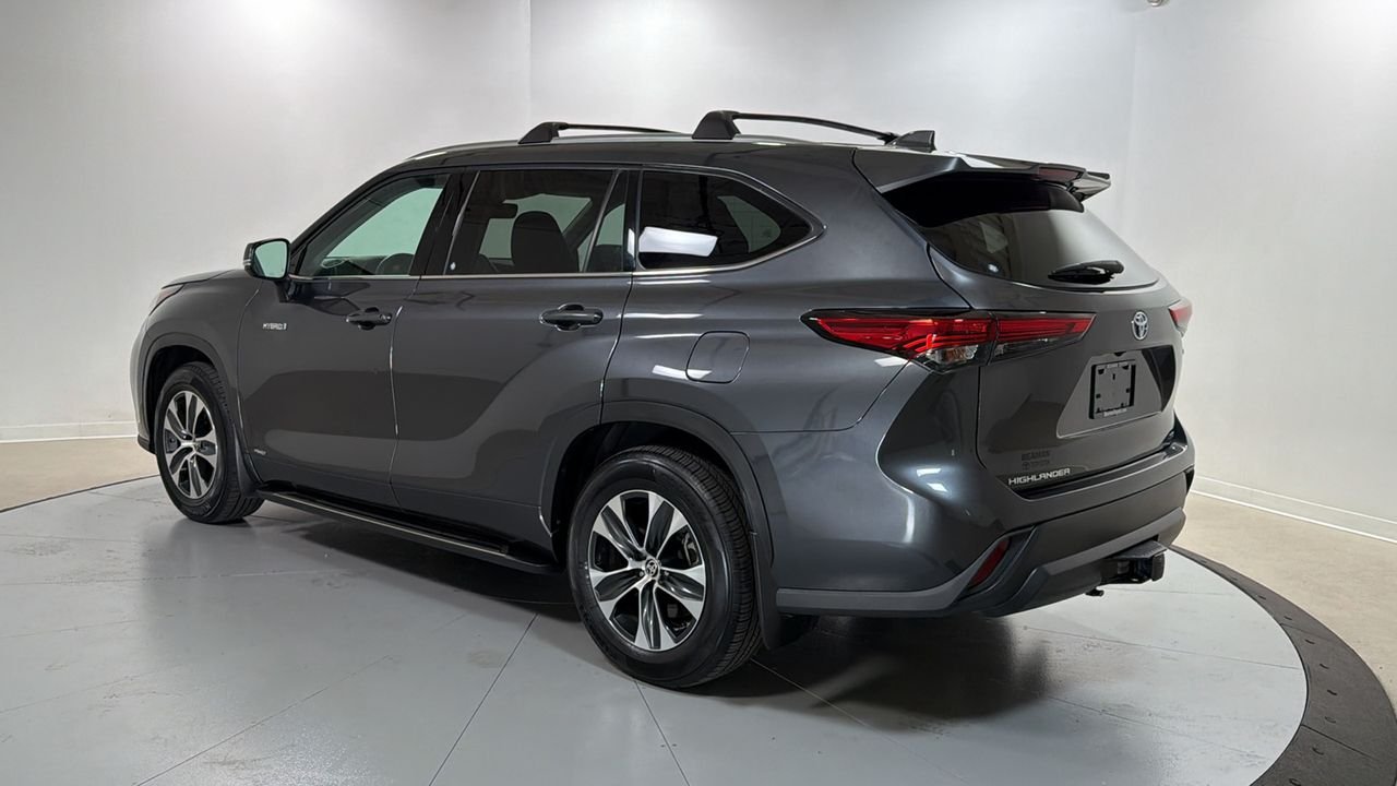 Used 2020 Gray Toyota XLE image 7