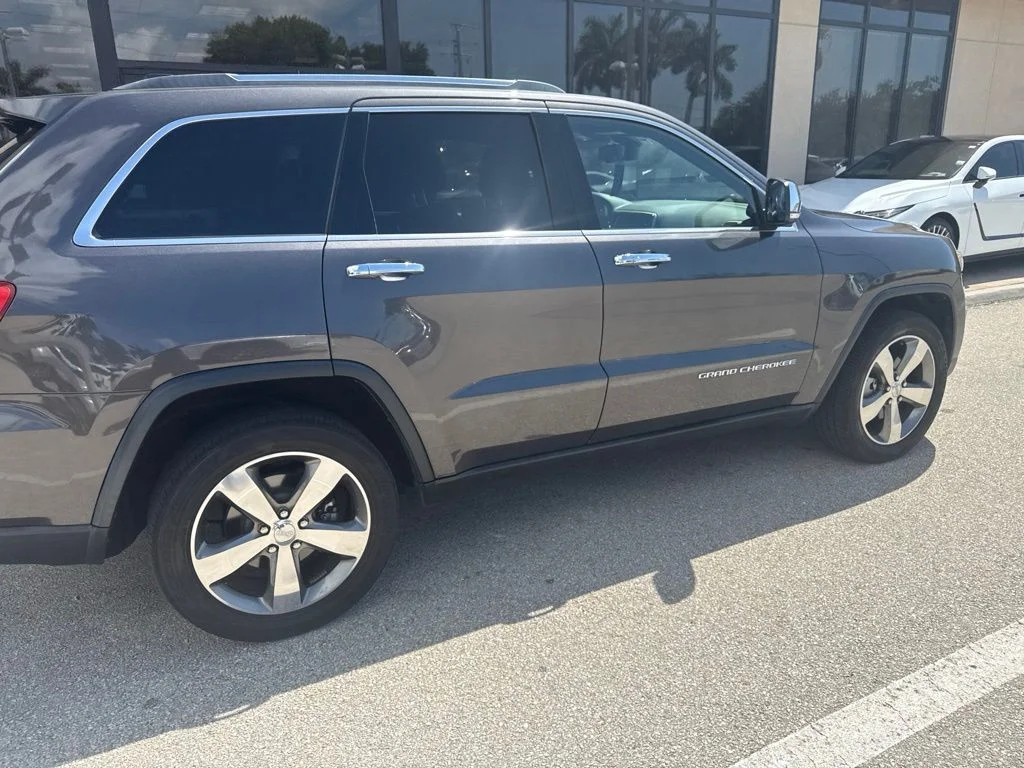 Used 2016 Gray Jeep Limited image 15