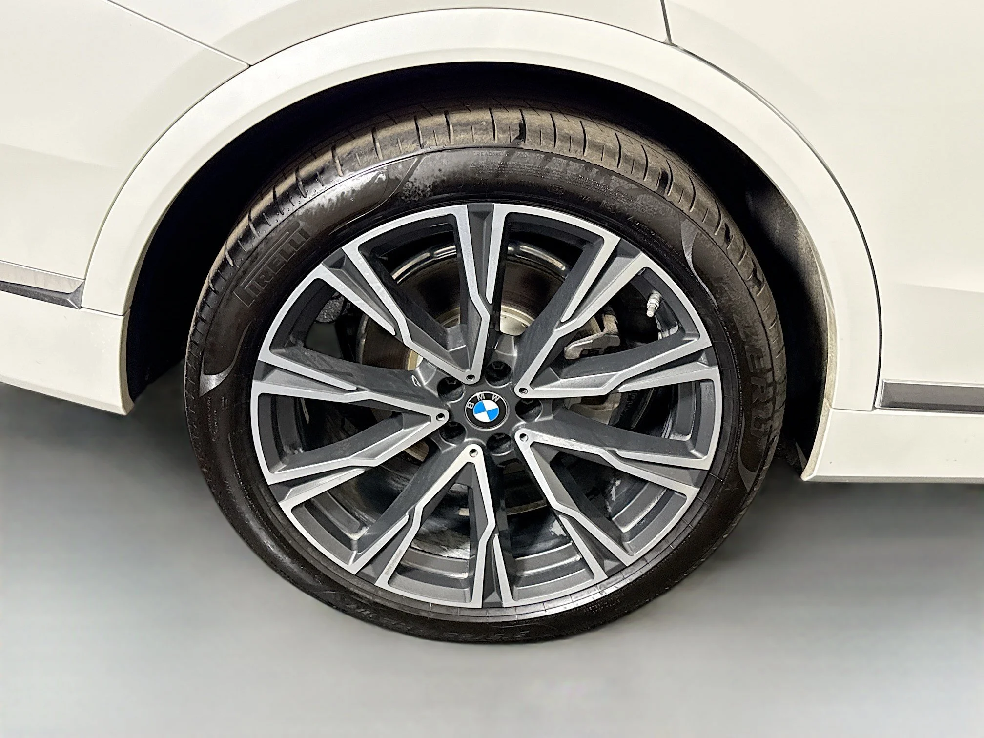 Used 2020 Mineral White Metallic BMW xDrive40i image 29