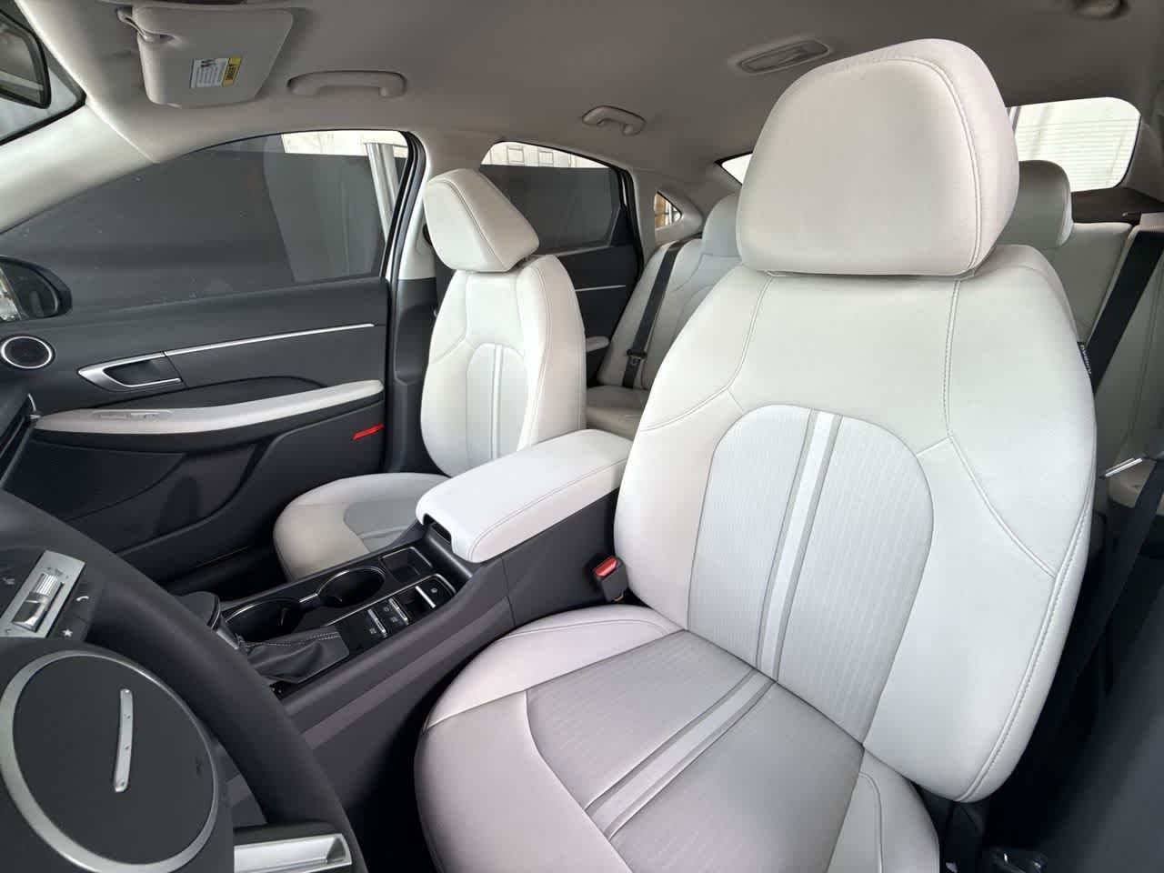 New 2026 Serenity White Hyundai SE image 14
