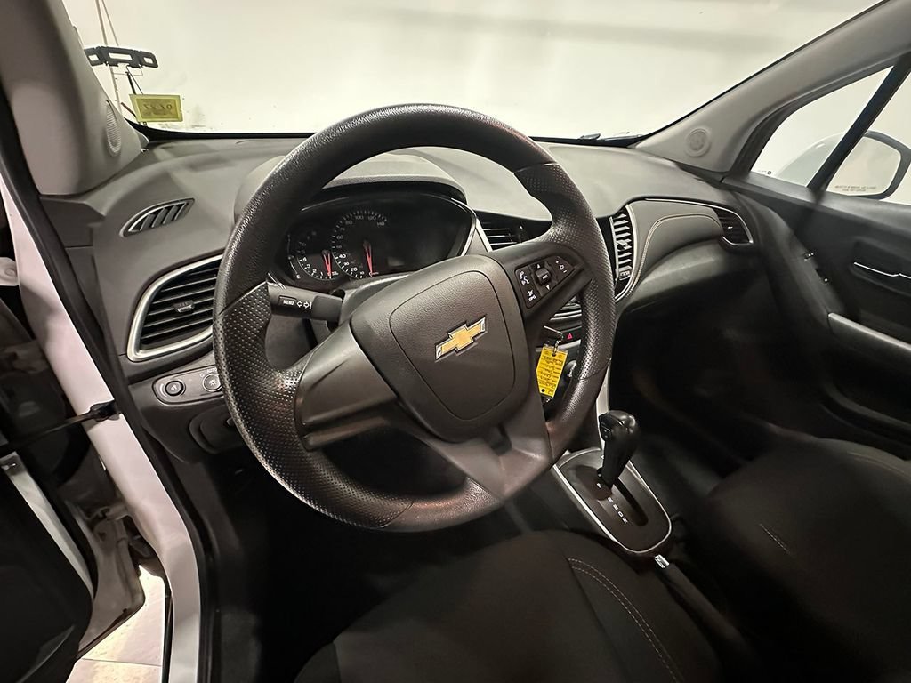 Used 2019 SUMMIT WHITE Chevrolet LS image 19