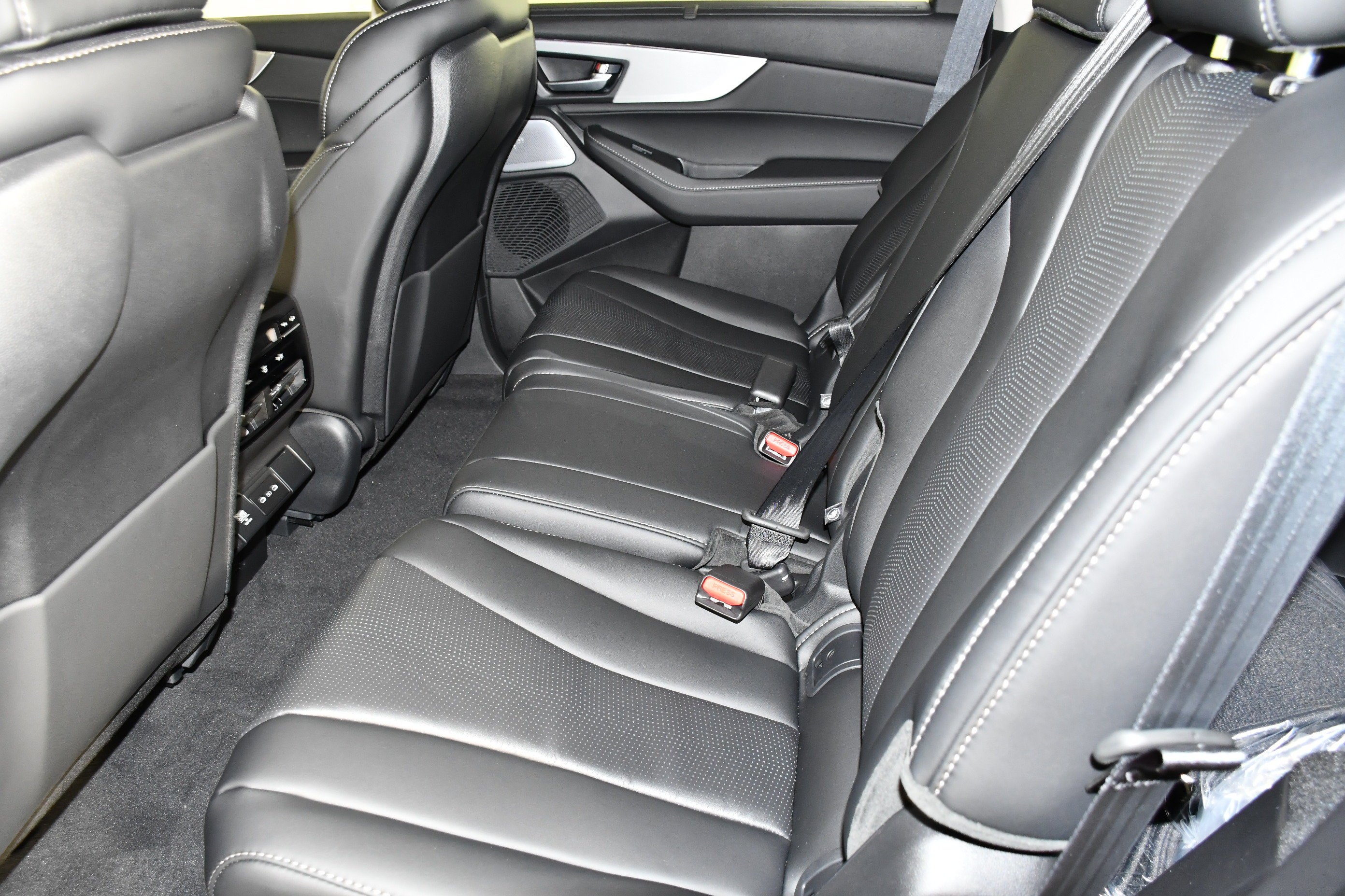 New 2026 Majestic Black Pearl Acura w/Technology Package image 14