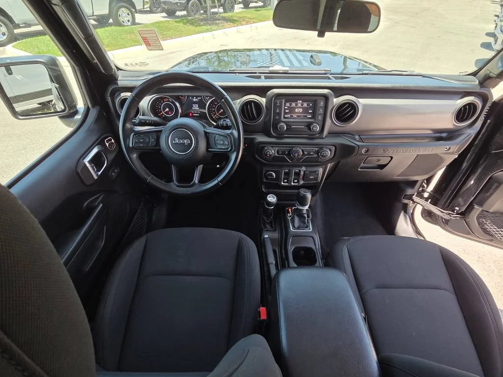 Used 2021 Black Clearcoat Jeep Sport S image 19