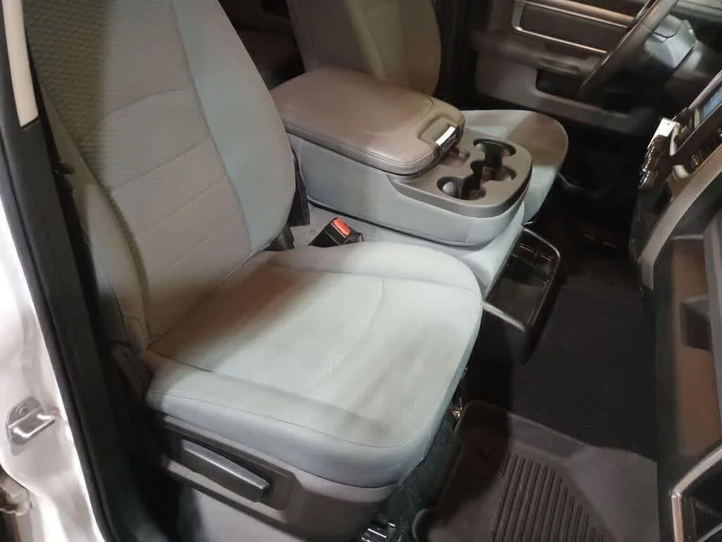 Used 2019 Bright White Clearcoat Ram SLT image 24