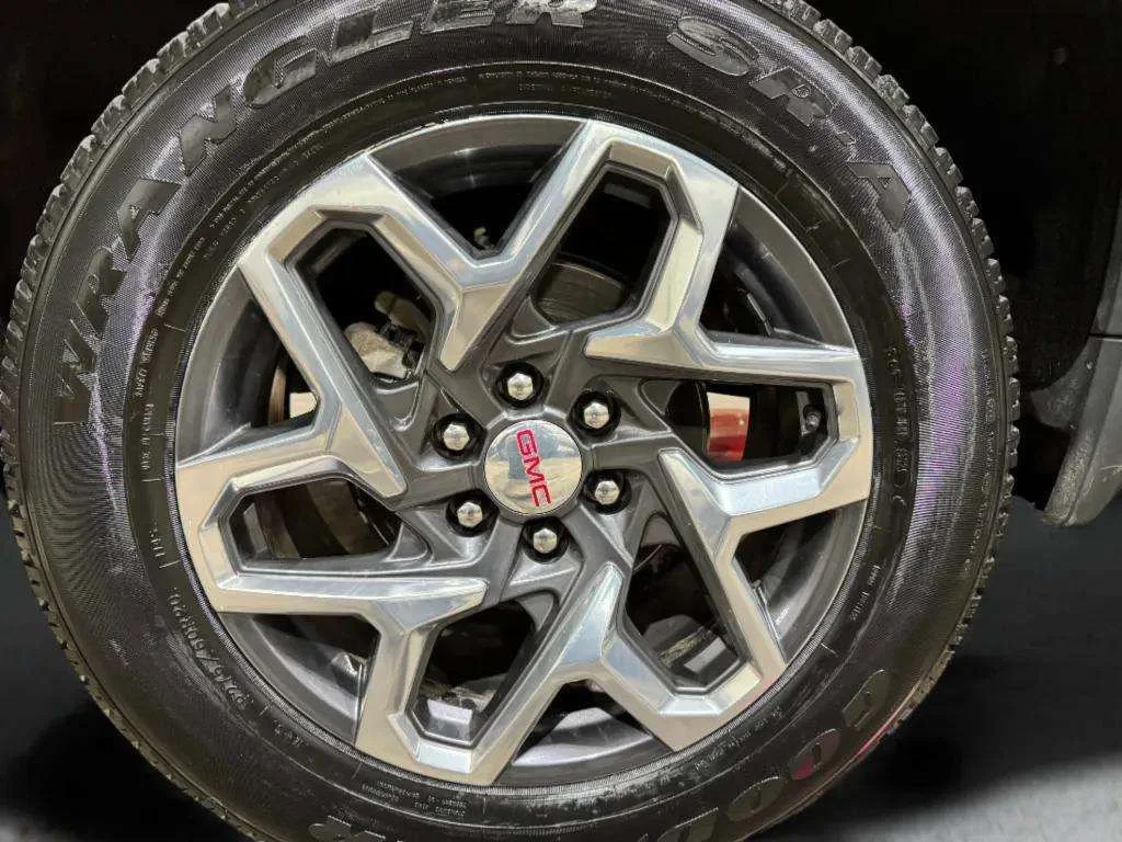 Used 2024 Downpour Metallic GMC SLT image 34