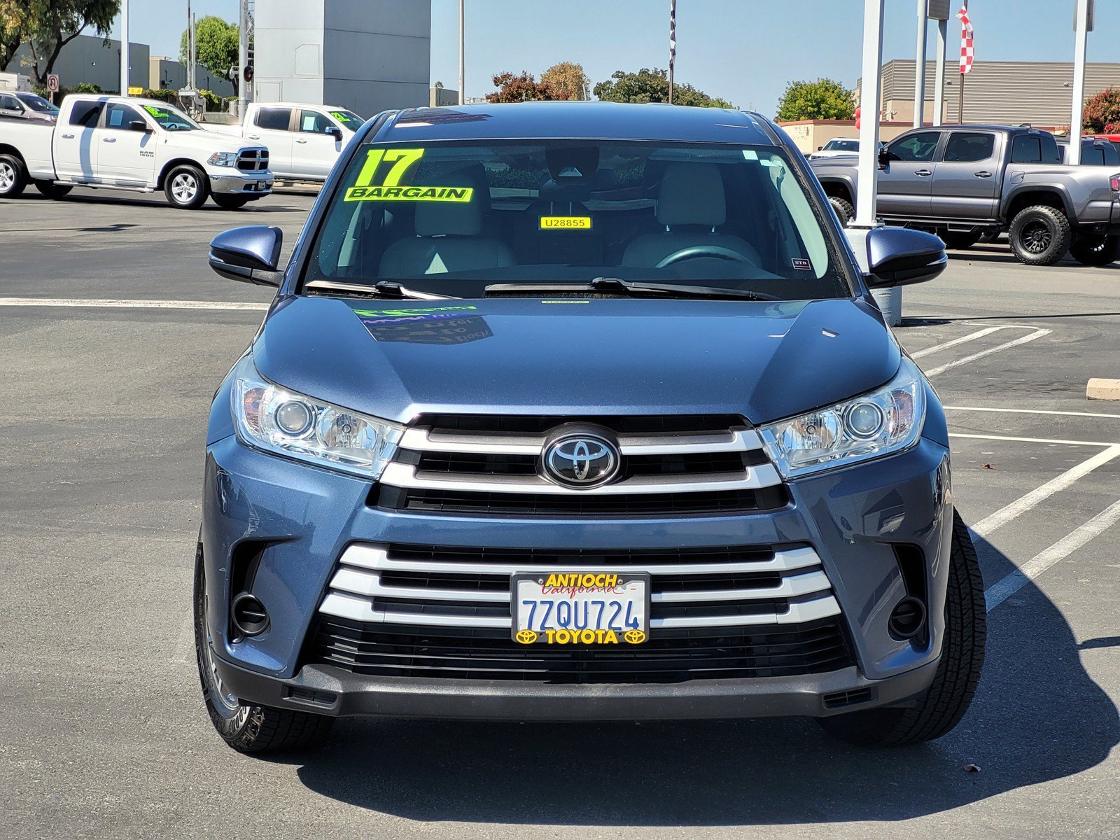 Used 2017  Toyota LE image 2