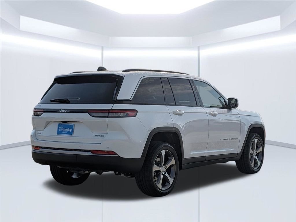New 2026 Bright White Clear-Coat Exterior Paint Jeep Limited image 6