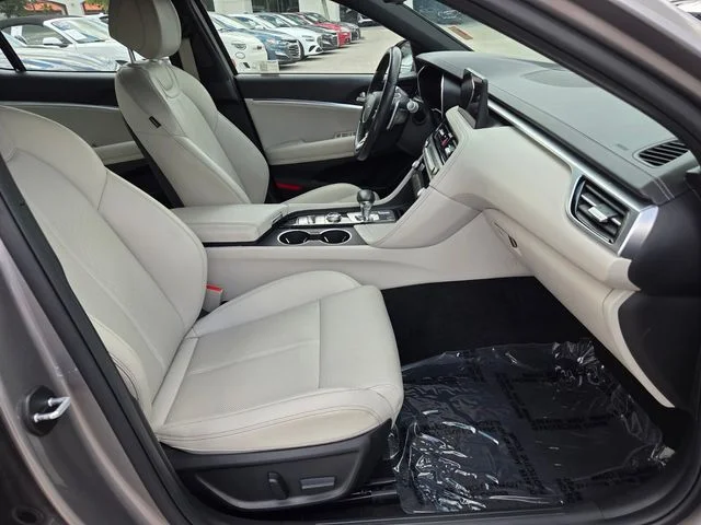 Used 2025 Silver Genesis 2.5T image 14