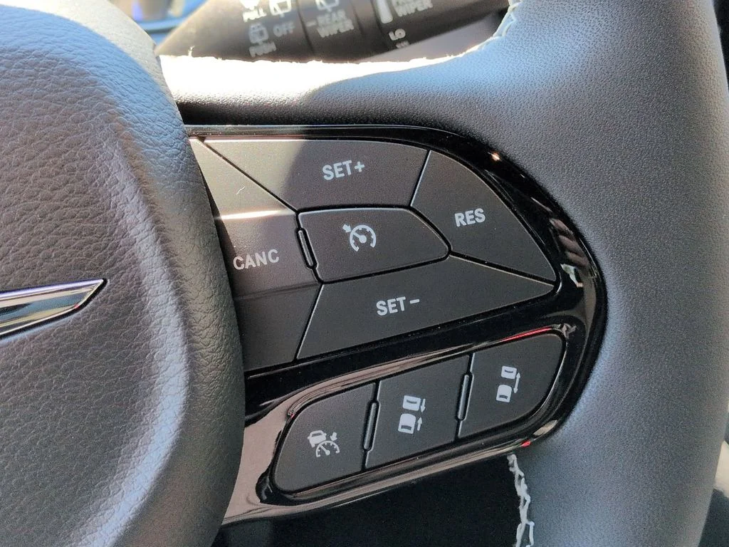 Used 2026 White Chrysler Select image 18