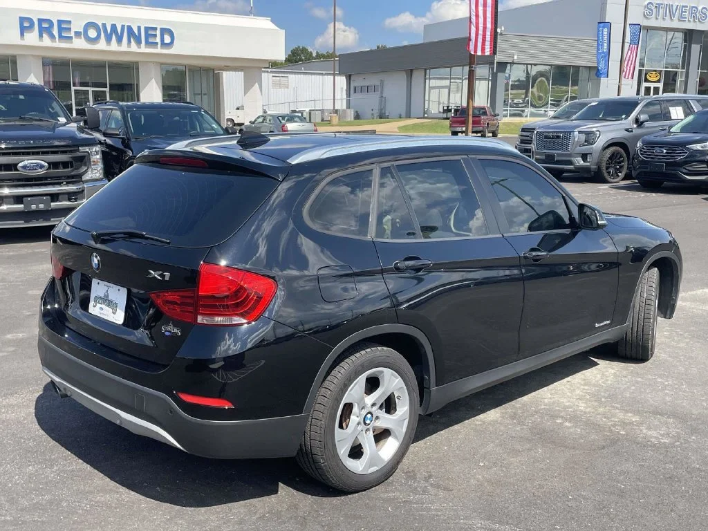 Used 2015 Black BMW sDrive28i image 3