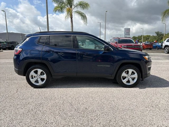 Used 2019 Blue Jeep Latitude image 8