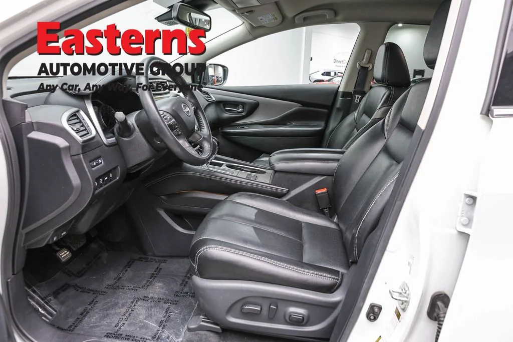 Used 2023 White Nissan SL image 14