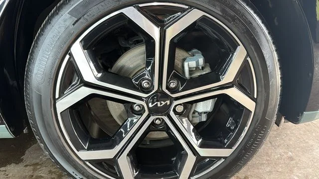 Certified Used 2023 Green Kia SX Touring image 9