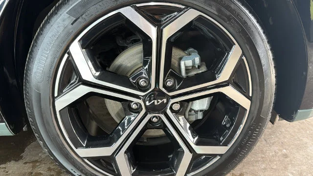 Certified Used 2023 Green Kia SX Touring image 9