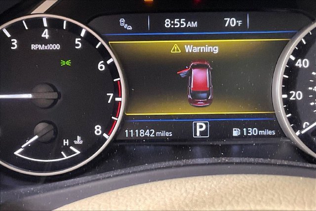 Used 2015 Red Nissan SL image 7