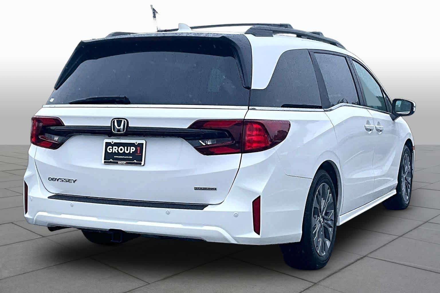 2026 Honda Odyssey Touring - Photo 13