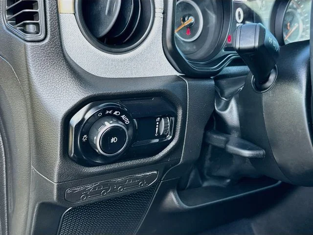 Certified Used 2025 Green Jeep Sport S image 11